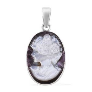 Cameo Pendant in Sterling Silver White